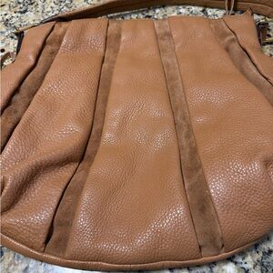Elegant Tan Leather Shoulder Bag